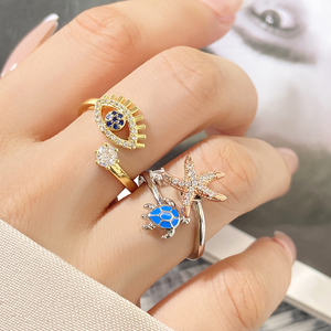 Bague Étoile de Mer et Tortue en Laiton avec Émail Bleu et Zircon Cubique, Bijoux pour Femme Style Côtier - Product Image 4