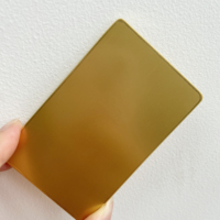 Cartes de visite NFC en or 24 carats finies en plaqué or véritable