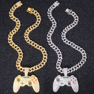 Bijoux en laiton Hiphop avec pendentif complet de console de jeu <span class=keywords><strong>Moissanite</strong></span> chaîne cubaine rétro adaptée aux unisexes avec un style unique - Product Image 6