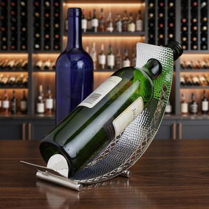 ELEGANTE PORTA BOTELLAS DE VINO DE METAL DE LUJO con ACABADO EN PLATA ANTI-DESCHORRÍNIGO - Product Image 3