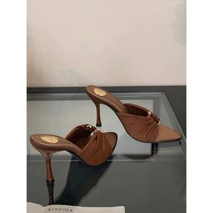 Mules à talon aiguille sexy et confortables pour femme, à bout pointu, avec boucle métallique, style mule ouverte, idéales pour le printemps - Product Image 1