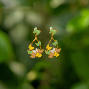 Pendientes Colgantes de Moda, Chapados en Oro PVD, Acero Inoxidable 316L, Diseño de Mariposa Sostenible y Resistente - Product Image 3