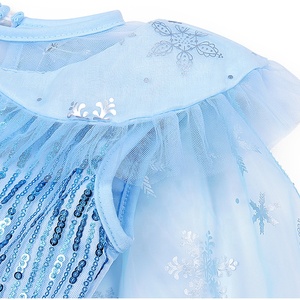 Elsa <span class=keywords><strong>Costume</strong></span> <span class=keywords><strong>2</strong></span> robes <span class=keywords><strong>de</strong></span> princesse pour filles <span class=keywords><strong>Costume</strong></span> <span class=keywords><strong>de</strong></span> <span class=keywords><strong>reine</strong></span> <span class=keywords><strong>des</strong></span> <span class=keywords><strong>neiges</strong></span> avec accessoires Filles habiller jeu <span class=keywords><strong>de</strong></span> rôle robes <span class=keywords><strong>de</strong></span> fête d'anniversaire - Product Image 2