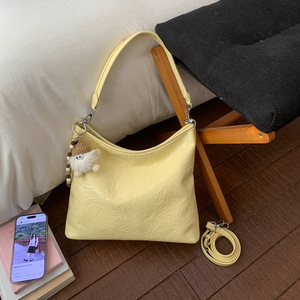 Sac à main hobo doux et moelleux, <span class=keywords><strong>brillant</strong></span> et froissé, pour <span class=keywords><strong>femme</strong></span>, en tissu PU souple, grande capacité, idéal pour les trajets quotidiens - Product Image 4