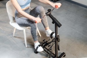Vélo d'<span class=keywords><strong>exercice</strong></span> à pédales BNcompany en acier pour la maison, entraîneur de bras et de jambes, durable, compact, pour la rééducation et le fitness des seniors, <span class=keywords><strong>exercice</strong></span> en intérieur - Product Image 3