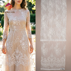 Prix d'usine Tissu en dentelle Chantilly française <span class=keywords><strong>de</strong></span> 150 cm <span class=keywords><strong>de</strong></span> large, dentelle florale brodée en nylon à cordon pour robe <span class=keywords><strong>de</strong></span> mariée <span class=keywords><strong>et</strong></span> <span class=keywords><strong>de</strong></span> soirée - Product Image 1