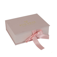 Boîte d'emballage de perruque cosmétique de luxe rose avec fermeture à ruban en carton, logo personnalisé, design haut de gamme, avec matériaux recyclés, écologique
