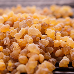 Huile Essentielle de Boswellia Serrata (Encens) Pure Biologique Distillée à la Vapeur Certifiée BPF Derivée de la Résine - Product Image 1