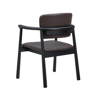 Chaise de salle à manger en bois de frêne massif de designer italien avec revêtement en cuir, fauteuil moderne minimaliste pour la maison et les restaurants