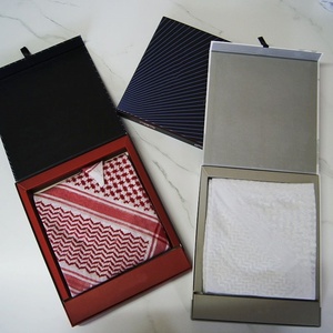 Nouveau design, logo personnalisé, écharpe en coton pour hommes, style musulman <span class=keywords><strong>arabe</strong></span>, modèles classiques, écharpe jacquard rouge et blanche - Product Image 1