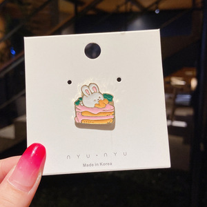 Pin de solapa de metal duro de moda con diseño de mariposa, tipo broche de goma y esmaltado, venta al por mayor, personalizado, con tarjeta de soporte - Product Image 5