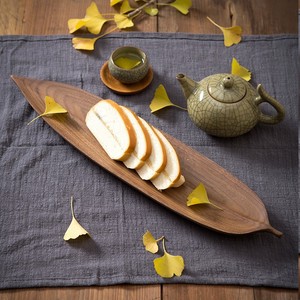 Japanese-style <b>black</b> walnut leaf-shaped wooden <b>plate</b>/tray for dried fruit, pastries, and Western cuisine. Solid wood - Product Image 1