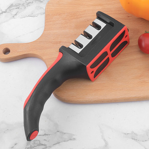 Affilacoltelli Manuale 3 in 1 con Manico, 3 Fasi, Multifunzione, in Acciaio al Wolframio e Pietra Ceramica - Product Image 3