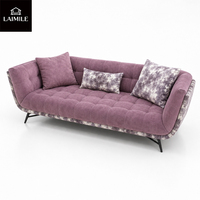 Canapé moderne capitonné 3 places en velours avec pieds en métal, canapé de luxe pour salon avec coussins décoratifs