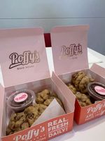 Boîte à biscuits imprimée de qualité supérieure en matériau écologique avec fenêtre transparente et séparateurs pour biscuits et pain, emballage d'insertion