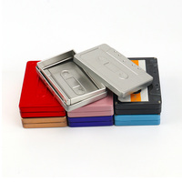 Boîte en étain en forme de cassette de couleur pure RTS emballée boîte à bonbons rectangulaire irrégulière boîtes à cadeaux en métal en étain emballage