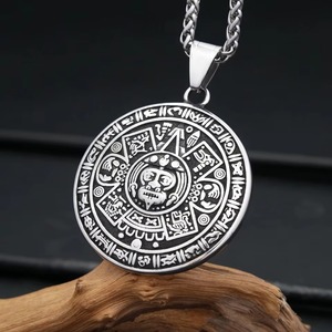 Yunnique – collier avec pendentif à motif maya pour hommes, en acier inoxydable, rond, style Hip Hop, chaîne de pull, charme en argent tibétain, chaîne de 60cm - Product Image 1
