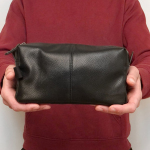 Sacs cosmétiques de voyage sur mesure fabriqués en usine OEM, en cuir de qualité supérieure, avec fermeture éclair, pochette de maquillage portable pour les soins de la peau, les articles de toilette et la beauté - Product Image 1