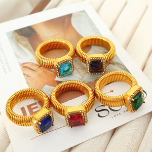 แหวนเพชรทรงเรขาคณิต ชุบทอง 18K ไทเทเนียมสตีล ประดับเพชรแบบ Pave Setting เครื่องประดับสำหรับงานปาร์ตี้ ใช้ได้ทั้งชายและหญิง - Product Image 3