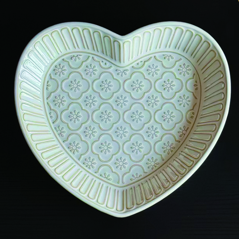 Plato en forma de corazón de 8.5 pulgadas