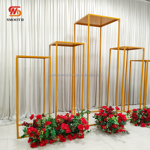 Arche de mariage élégante et luxueuse en fer doré, personnalisable en couleur et en taille, pour événements et fournitures de fête - Product Image 2