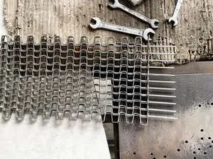 गर्म बिक्री खाद्य ग्रेड 304 स्टेनलेस स्टील के साथ घोड़े की नाल कन्वेयर बेल्ट श्रृंखला के लिए संप्रेषित भारी चीजें - Product Image 5