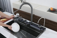 Évier de cuisine intelligent Voriva en acier inoxydable noir nano fait main avec égouttoir à tasses et affichage numérique