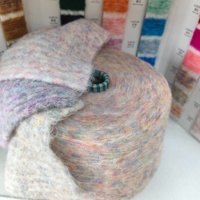 Fil fantaisie mohair 4.8NM Color Mist à poils longs, mélange 10% laine et polyester recyclé, pour tricot de pulls