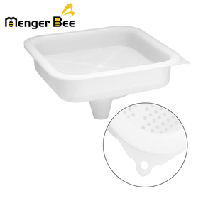 Filtre à miel commercial 2-en-1 : entonnoir et tamis - Fournitures d'apiculture en gros pour apiculteurs - Product Image 1
