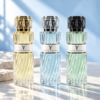 100ml Transparente und Farbige Glas-Parfümflasche mit Feinem Sprühnebel-Zerstäuber Facettierte Form Goldgeprägtes Design Geschenkbox-Set