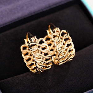 Pendientes de aro de oro de lujo para mujer, diseño de cadena gruesa en oro amarillo, para uso diario, joyería fina, pendientes llamativos. - Product Image 3