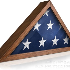 Caja de Almacenamiento de Banderas de Madera, Protector Triangular para Banderas de Países, Decoración de Pared Hecha a Mano y Personalizada - Product Image 4