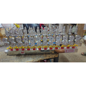 Colector de Agua Dubey International 12 Entradas y 12 Salidas Super B con 2 Años de Garantía, Resistente a la Oxidación - Product Image 1