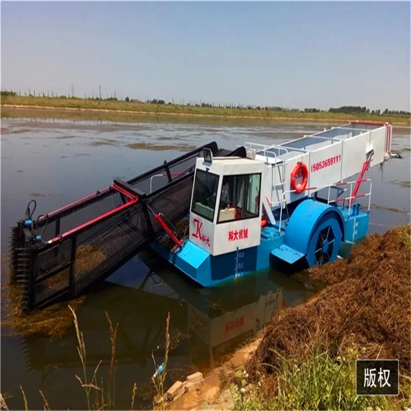 Limpeza do lago recolhendo lixo submarino barco de corte de grama flutuante