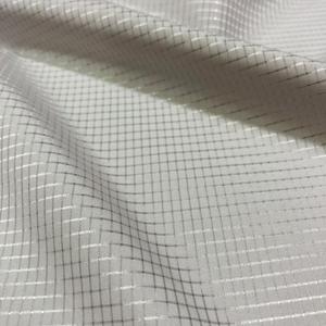 Vải <span class=keywords><strong>Pongee</strong></span> Ripstop Lỗ Nhỏ 100% <span class=keywords><strong>Polyester</strong></span> Chống Thấm Nước Phủ Bạc Cho Áo Khoác Mùa Đông - Product Image 3
