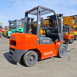 Montacargas Diésel Usados Komatsu/HELI/TCM de 2.5/3/4/5/7/10/15/16/25/30 Toneladas, Modelos FD30, FD50, FD70, con Tres Elevadores Maestros, en Venta en Shanghái - Product Image 1