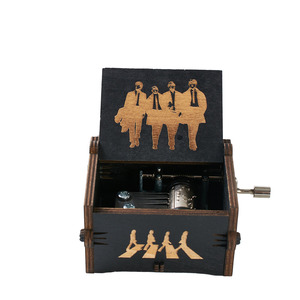 Caja Musical de Madera Navideña Personalizada con Manivela, Carrusel Giratorio, Canción Navideña, Diseño Cuadrado Moderno y Ecológico - Product Image 3