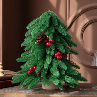 Mini PE Realistischer Zeder-Weihnachtsbaum Künstliche Dekorative Pflanzen für Heim-Tischdekoration Feiertagsparty Großhandel