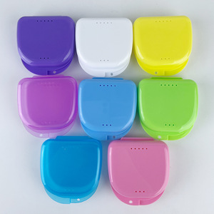 Boîte de rangement dentaire portable, étui pour aligneur orthodontique avec couvercle pour la protection des appareils dentaires, options multicolores - Product Image 3