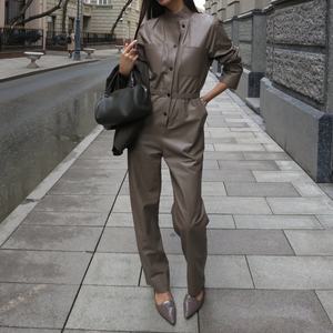 Combinaison d'hiver pour femmes, tissu élégant personnalisé, cuir artificiel, une pièce - Product Image 1