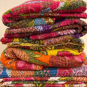 Las Mejores Colchas Kantha Personalizadas de Algodón Estampado, Colchas Kantha Vintage Hechas a Mano 100% Algodón para Uso en el Hogar y Hoteles - Product Image 5