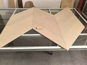 Parquet stratifié de luxe 3 couches en chêne brossé naturel, motif chevron, qualité AB, bois dur massif - Product Image 5