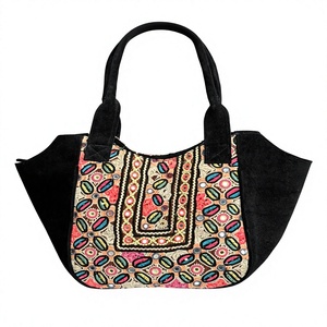 Bolso Tote Étnico Hecho a Mano, Estilo Boho, de Terciopelo Bordado, Impermeable, con Cierre de Cremallera - Product Image 6