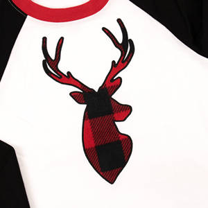 Pijamas cómodos estampados personalizados, ropa de dormir familiar, Conjunto de pijama navideño con estampado de renos - Product Image 3