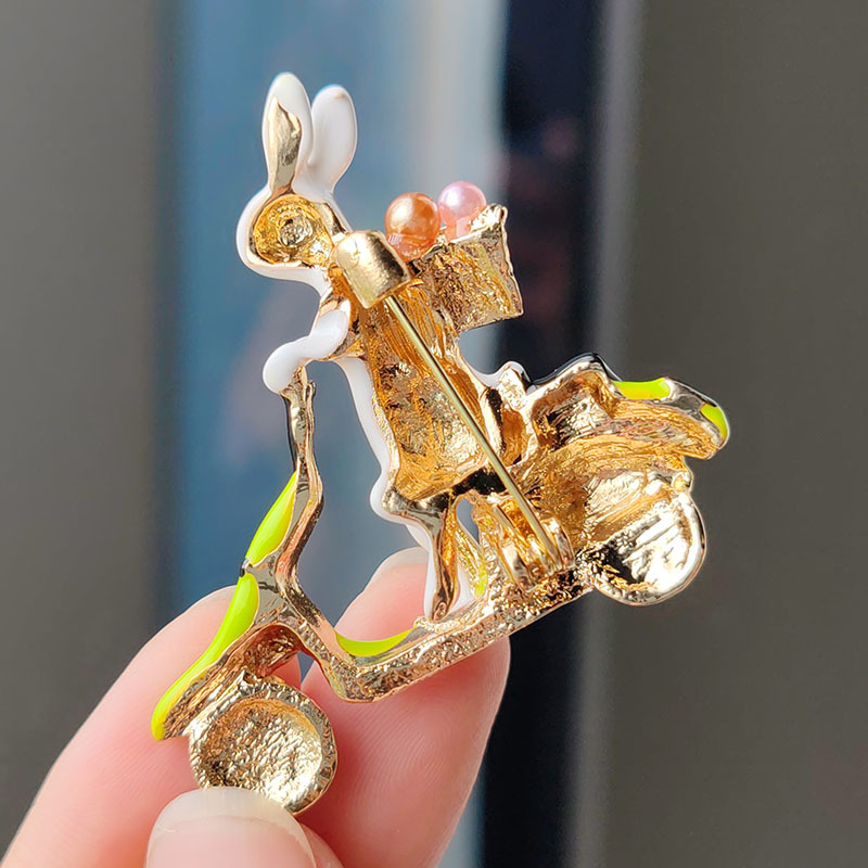 Cartoon Zodiac Brooch Inlaid with Diamonds Cute Oil Dripping
