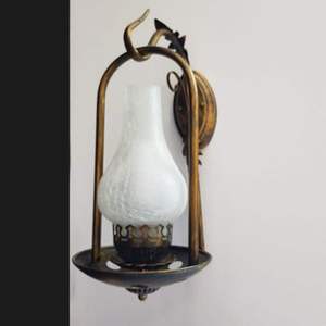 Lámpara LED de 5W, 1300K, 360°, 100-240V, color bronce, ideal para decoración y ambientes acogedores. - Product Image 1