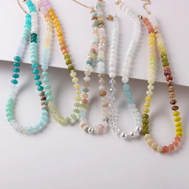 Collana di perle di perline di semi girocollo bohémien collana di perle di Boho da spiaggia in pietra naturale colorata per donne e ragazze