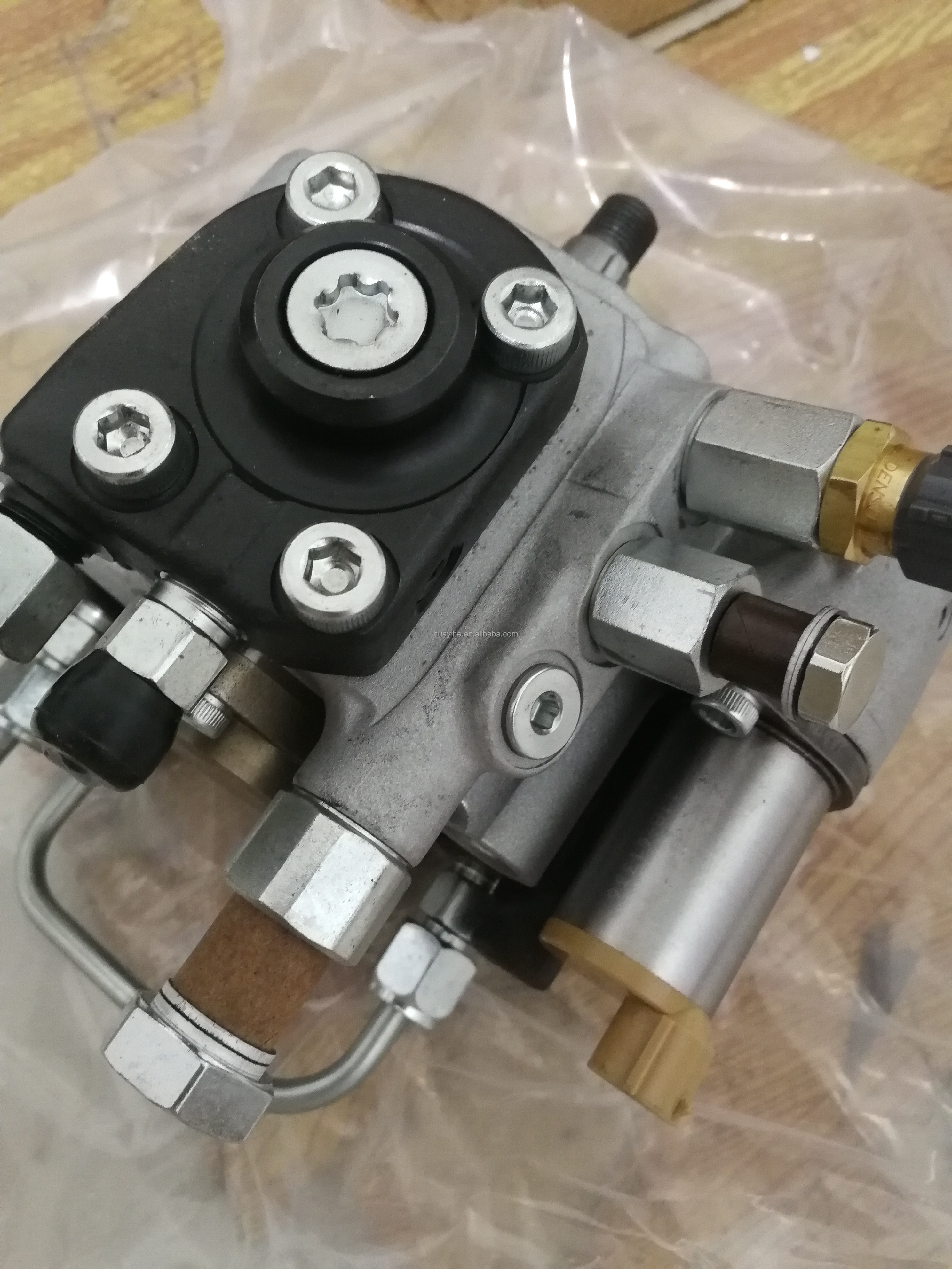 勝 Denso Fuel Injection Pump 294050-0640 8-98239521-0 8