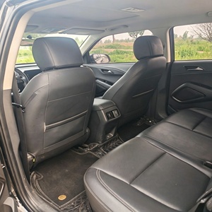 Auto Usata Hyundai Ix35 Bianca 2.0L con Sedili in Pelle, CarPlay, Accesso Senza Chiave, Avviamento con Un Solo Tasto, Monitoraggio Pressione Pneumatici, Assistenza Salita - Product Image 5