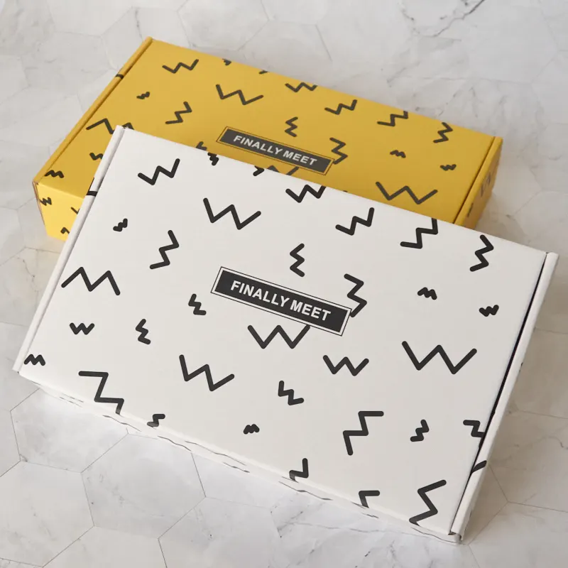 Logotipo de impresión personalizado, embalaje de papel Kraft, caja de envío de regalo, cajas de cartón corrugado para envío de prendas de vestir